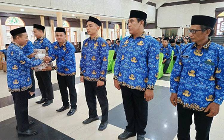 Sebanyak 98 Pegawai Kemenag Bartim Dilantik Jadi PPPK