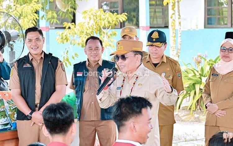 Gubernur Agustiar Sabran Serap Aspirasi Orang Tua Siswa Lewat Kunjungan Sekolah