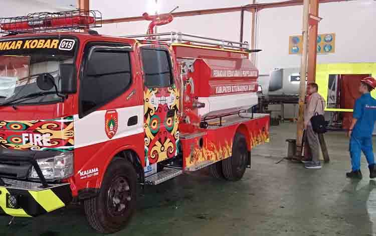 Damkar Kobar Miliki Armada Baru, Tangki Kapasitas 4000 Liter Bermotif Perisai Dayak Jadi Motivasi Personel di Lapangan