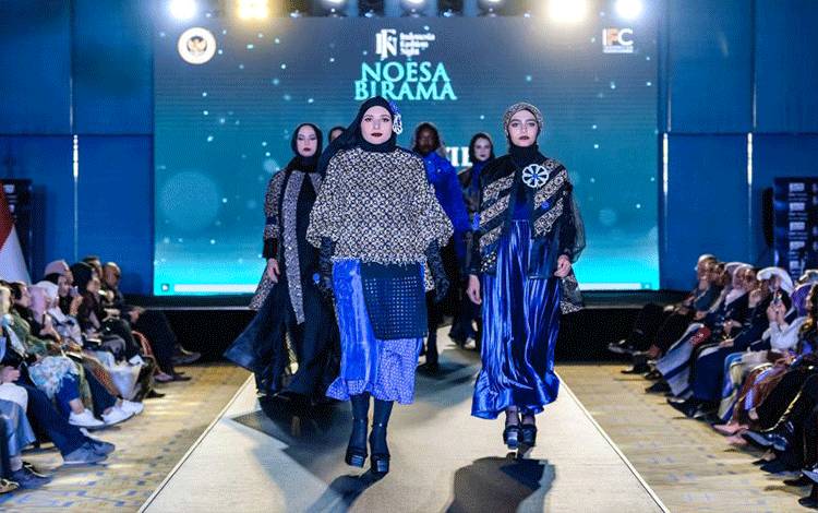 Batik Kontemporer Opie Ovie Dipamerkan di Fashion Show Riyadh 2025
