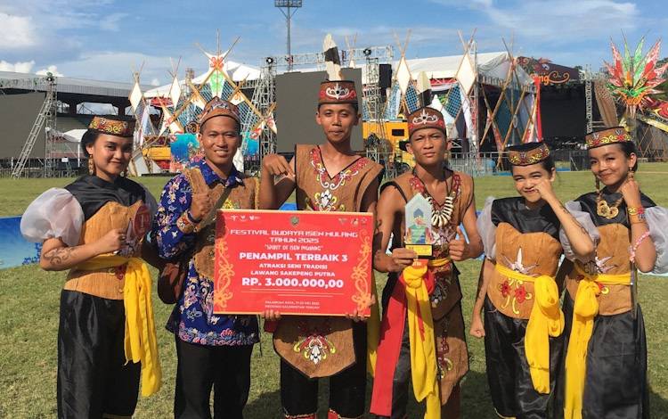 Bagian Kontingen Kabupaten Kobar, Ini Raihan Pelajar SMP/SMK Saat Ikuti FBIM 2025