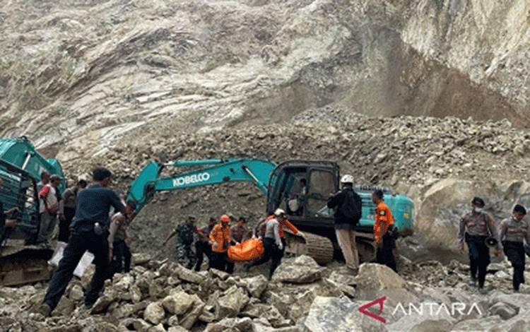 BNPB: 10 Korban Tewas Akibat Longsor Gunung Kuda Telah Dievakuasi