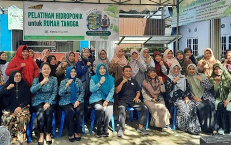 Pemkot Palangka Raya-TP PKK Kolaborasi Pelatihan Budidaya Hidroponik