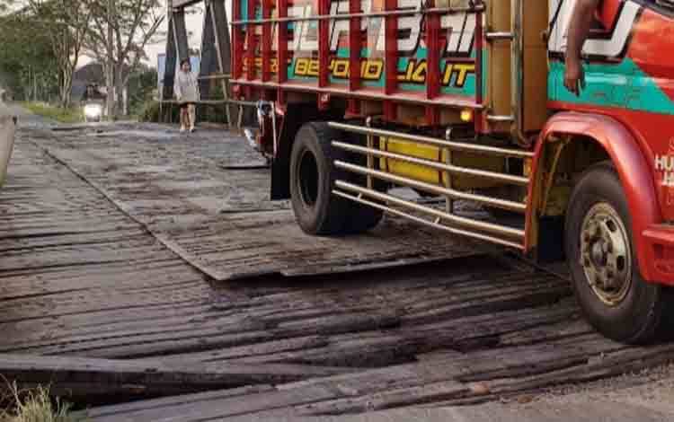 Jembatan Timbang Solusi Cegah Kerusakan Infrastruktur Dalam Kota Sampit Akibat Truk ODOL