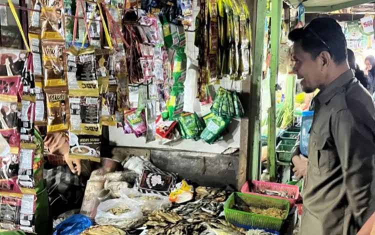 Tim OKKPD Palangka Raya Sosialisasikan Keamanan Pangan di Pasar Rajawali