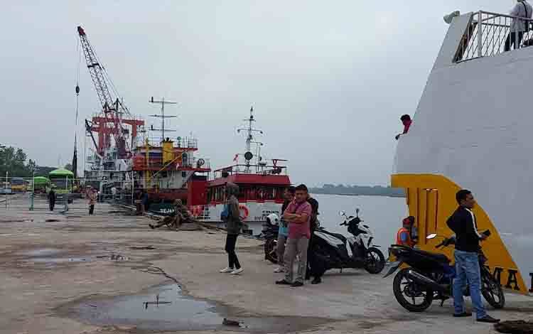 Plt Kadishub Kotim Sebut Pemindahan Aktivitas Kapal Barang ke Pelabuhan Bagendang Dilakukan Bertahap