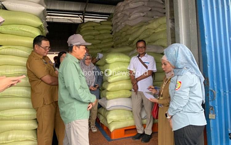 Gudang Bulog Kalteng Penuh, Penyaluran Beras SPHP Ditunda Sementara