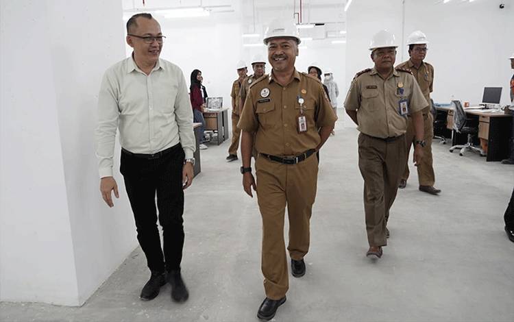 Disnakertrans Kalteng Pastikan K3 Diterapkan di Proyek Duta Mall Palangka Raya