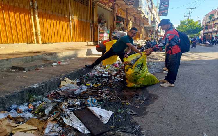 Sampah Bertebaran di Pasar PPM Kotim, DLH Ingin Diberlakukan Sanksi