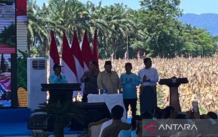 Prabowo Resmikan Gudang dan Dryer Jagung Pangan Merah Putih di Kalbar