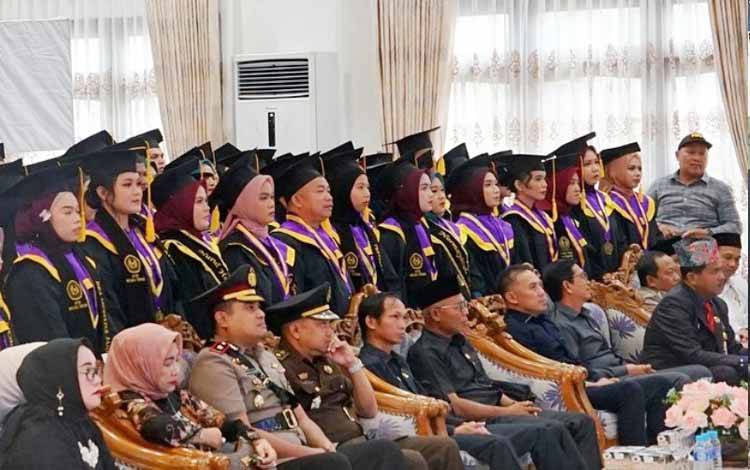 DPRD Barito Utara Apresiasi STIE Muara Teweh Wisuda 159 Mahasiswa