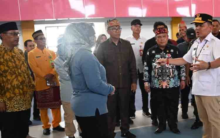 Gubernur Kalteng Tinjau Gedung Sport Center Pangeran Ratu Alamsyah
