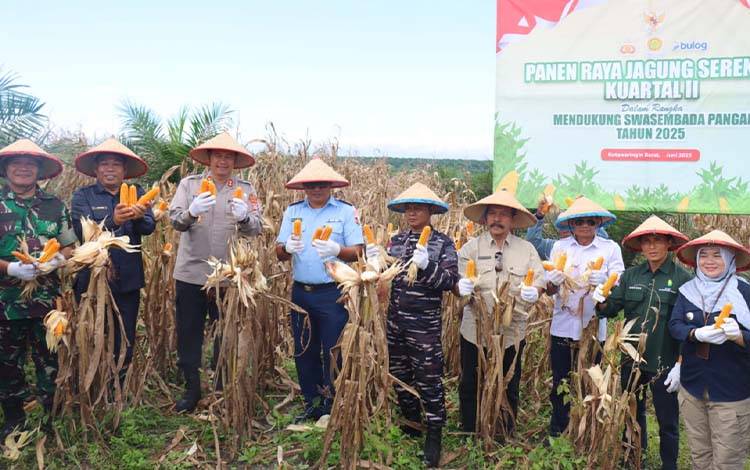 Polres Kobar Gelar Panen Raya Jagung Serentak Tahap Dua di Pangkalan Lada