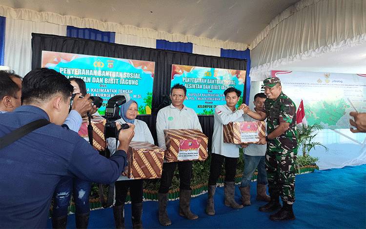 Sinergi Kalteng Perkuat Ketahanan Pangan Dibuktikan Melalui Panen Raya Jagung Serentak