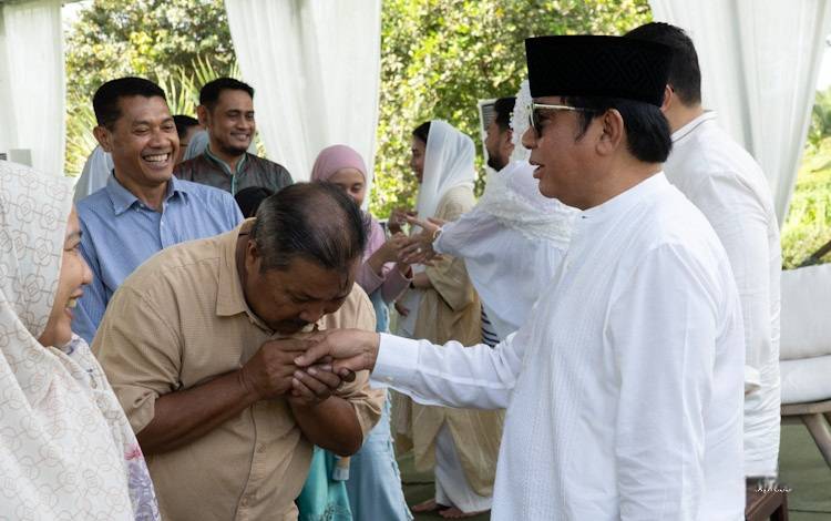 Momen Idul Adha 1446 H, Keluarga H. Abdul Rasyid AS Open House di Villa Sulung