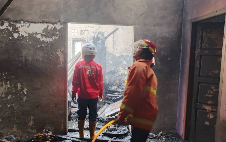 Sebuah Rumah Terbakar di Gang Ramania saat Iduladha 2025