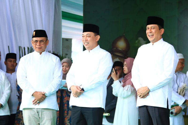 Kapolri Serahkan 9.648 Hewan Kurban untuk Masyarakat