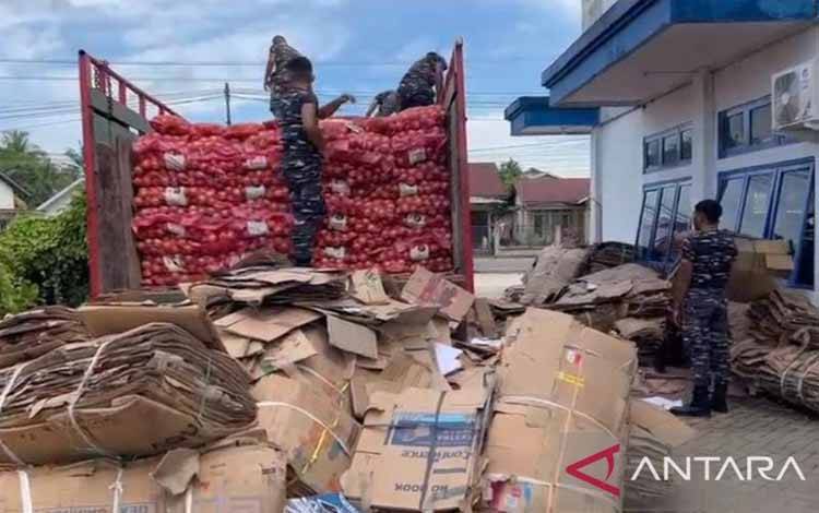 TNI AL Gagalkan Penyelundupan 11,1 Ton Bawang Bombay Ilegal