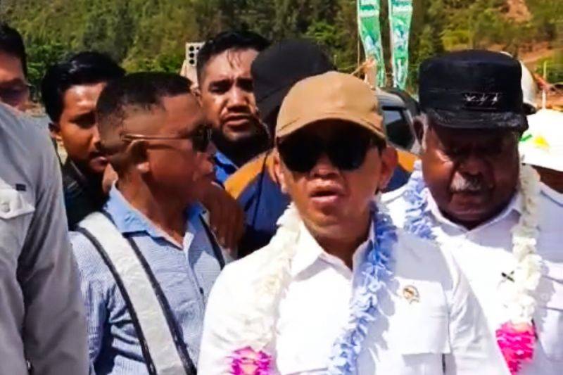 Kunjungi Pulau Gag, Warga Minta Bahlil Lanjutkan Operasional GAG Nikel