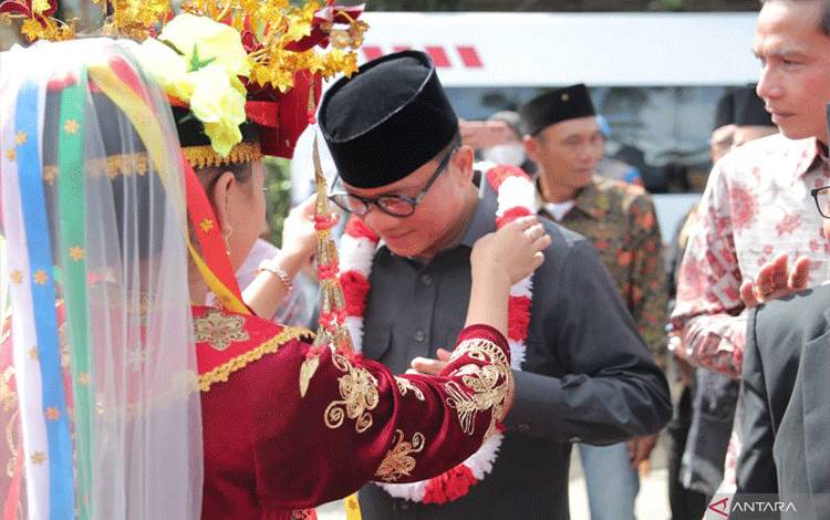 Mendes: Presiden Pastikan Koperasi Desa Tak Matikan BUMDes