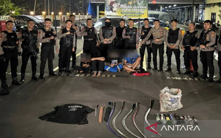 Empat Remaja Bawa Sajam yang Diduga untuk Tawuran Ditangkap Polisi