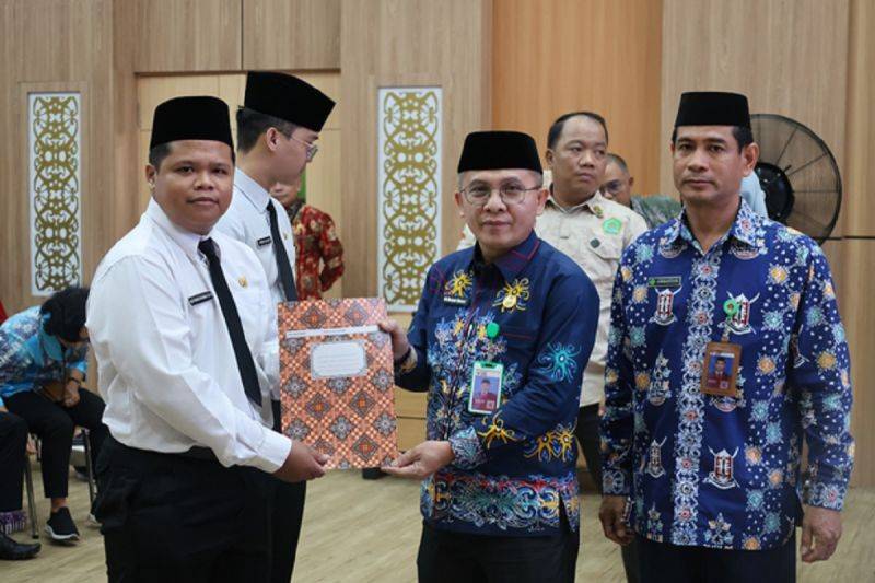 127 CPNS Formasi Baru 2024 Kemenag Kalteng Terima SK Pengangkatan