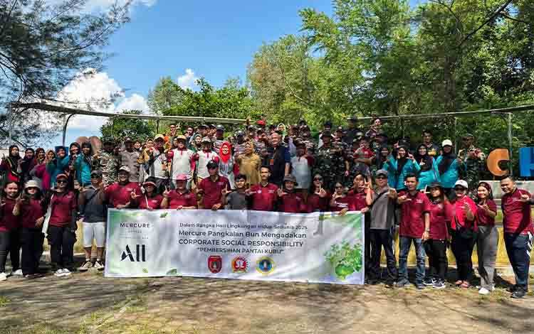 Mercure Pangkalan Bun Dukung Aksi Bersih-Bersih Pantai Kubu, Wujud Nyata Komitmen Terhadap Lingkungan