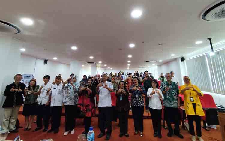 HISKI Gelar Lokakarya Penulisan Kreatif dan Penciptaan Produk Berbasis Tradisi di Palangka Raya