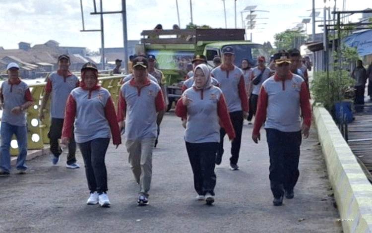 Aksi Bersih Sampah Plastik Bentuk Komitmen Pemkab Kobar Bersama Masyarakat untuk Jaga Lingkungan