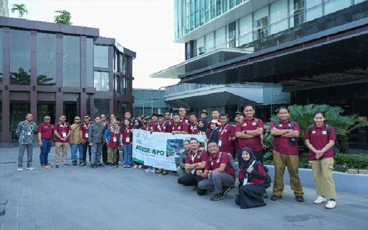 Kebun Sawit PT SSMS Tbk Menjadi Tempat Praktek Nyata bagi Calon Auditor ISPO LPP Agro Nusantara