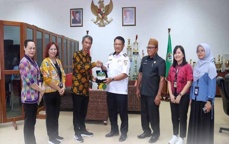 Perkuat Sinergi Bahasa dan Sastra, Bupati Seruyan Terima Audiensi Balai Bahasa Kalteng