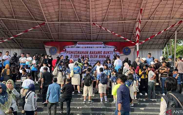 Menko Polkam Pimpin Pemusnahan 2 Ton Sabu di Batam