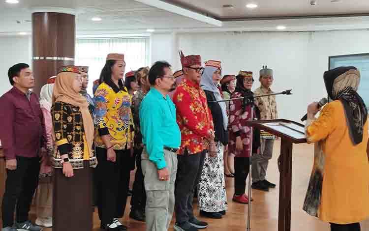 Alifiah Nurachmana Resmi Jabat Ketua HISKI Komisariat Kalteng