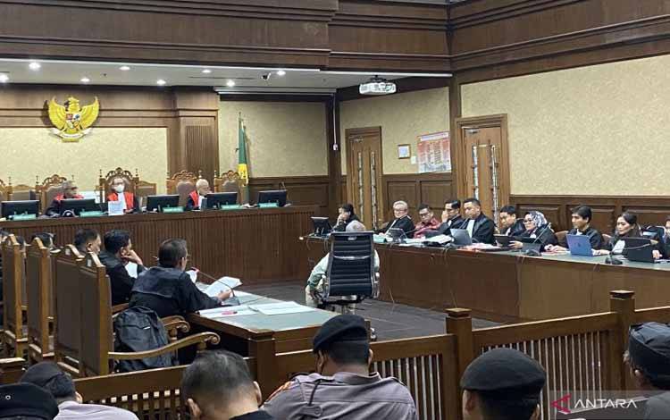 Ahli Bahasa Sebut "Bapak" dalam Percakapan Rendam HP Merujuk ke Hasto