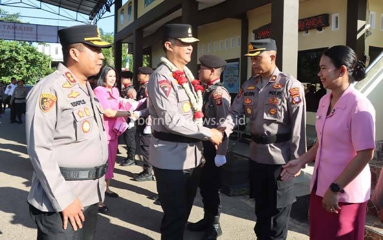 Kapolda Kalteng Tekankan Inovasi Pelayanan Publik saat Kunker ke Polres Bartim