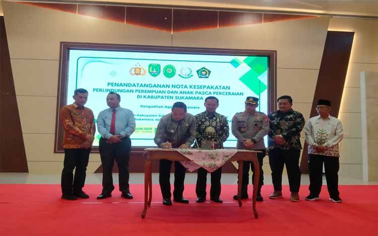 Pemkab Sukamara dan PA Tandatangi Nota Kesepakatan Hak-Hak Anak dan Perempuan Pasca Perceraian