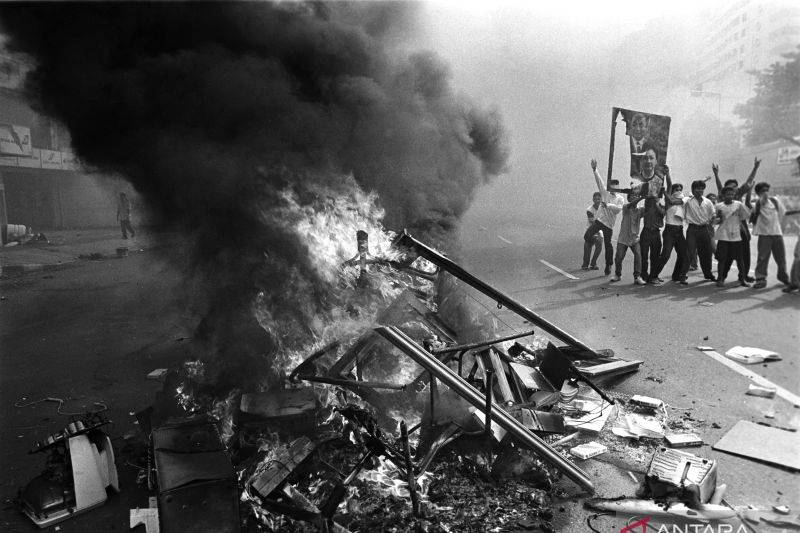 FAMM Meminta Fadli Zon Minta Maaf terkait Sikapnya soal Tragedi 1998