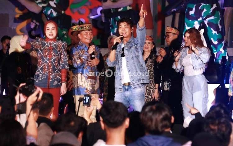 Gubernur Kalteng Tegaskan Huma Betang Night Wadah Pelestarian Budaya Dayak