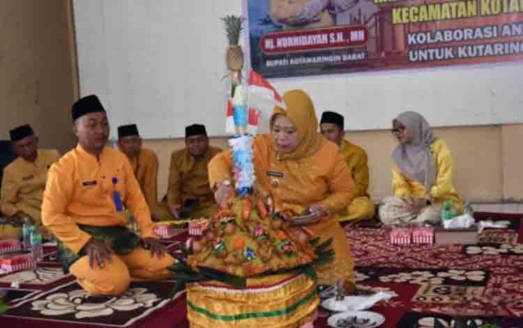 Begini Kata Bupati Kobar pada Ramah Tamah dan Tapung Tawar HUT ke-422 Kutaringin