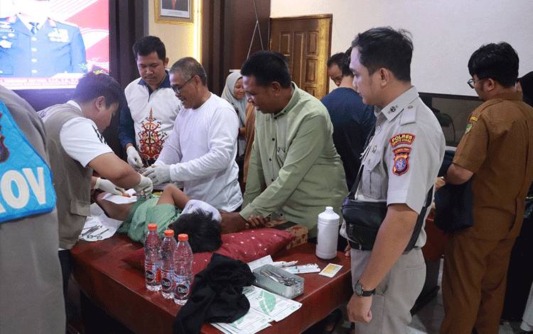 Polres Barito Utara Laksanakan Bakti Kesehatan Khitan Massal Jelang Hari Bhayangkara ke-79