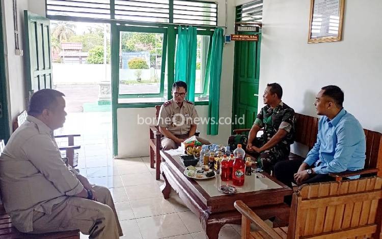 Kepala Kantor Pertanahan Kabupaten Gunung Mas Silaturahmi ke Koramil 1016-06 Kurun