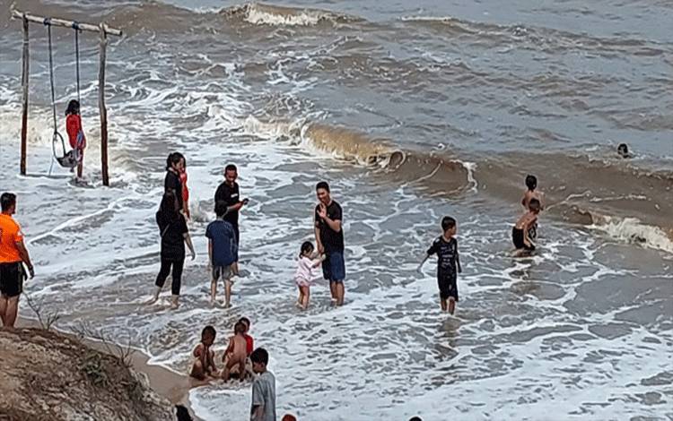 Wakil Bupati Kotim Dukung Peningkatan Pengelolaan Pantai Ujung Pandaran