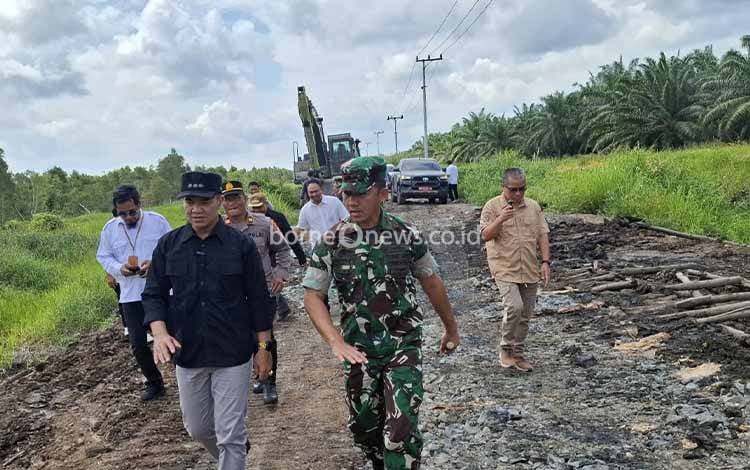 Bupati Pulang Pisau Apresiasi Itikad Baik PT ANH Perbaiki Ruas Jalan Menuju Cetak Sawah Baru