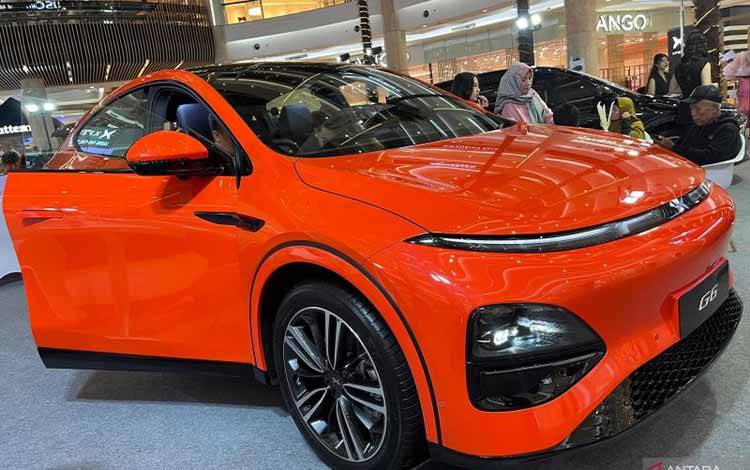 Mobil listrik Xpeng G6 meluncur di Indonesia. ANTARA/Sri Dewi Larasati