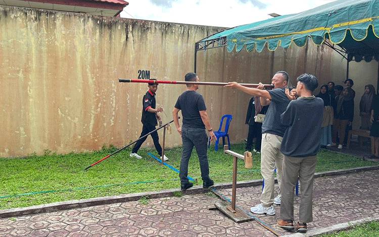 Lestarikan Olahraga Tradisional, Polres Seruyan Gelar Kejuaraan Menyumpit