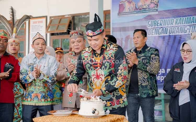 Ulang Tahun ke-33 Reza Prabowo Dirayakan Sederhana Bersama Guru dan Siswa