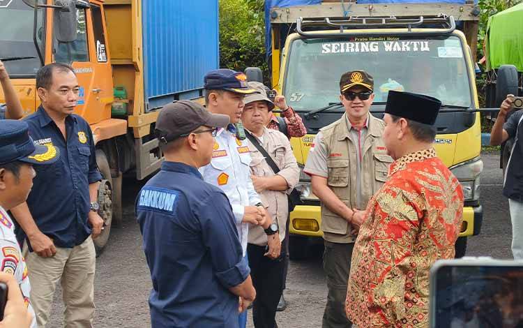 Bupati Kotim Minta Pelaku Usaha Ganti Pelat Kendaraan ke KH