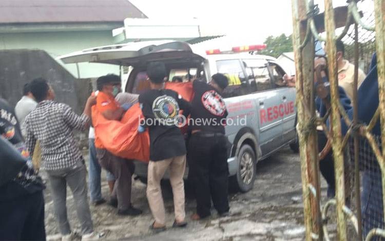 Gegerkan Warga, Seorang Pria Ditemukan Tewas Menbusuk di Rumah Kosong Belakang PN Pangkalan Bun