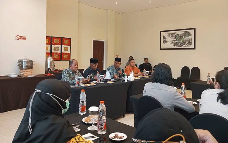 Pemerintah Kabupaten Kotawaringin Barat saat rapat koordinasi bersama lintas sektor terkait dalam penanganan ODGJ, Kamis, 26 Juni 2025. (FOTO: NURITA)