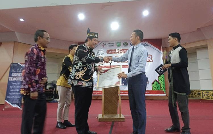 Buka Seminar How To Be A Great Teacher, Wabup Pulpis Harapkan Tingkatkan Kualitas Guru